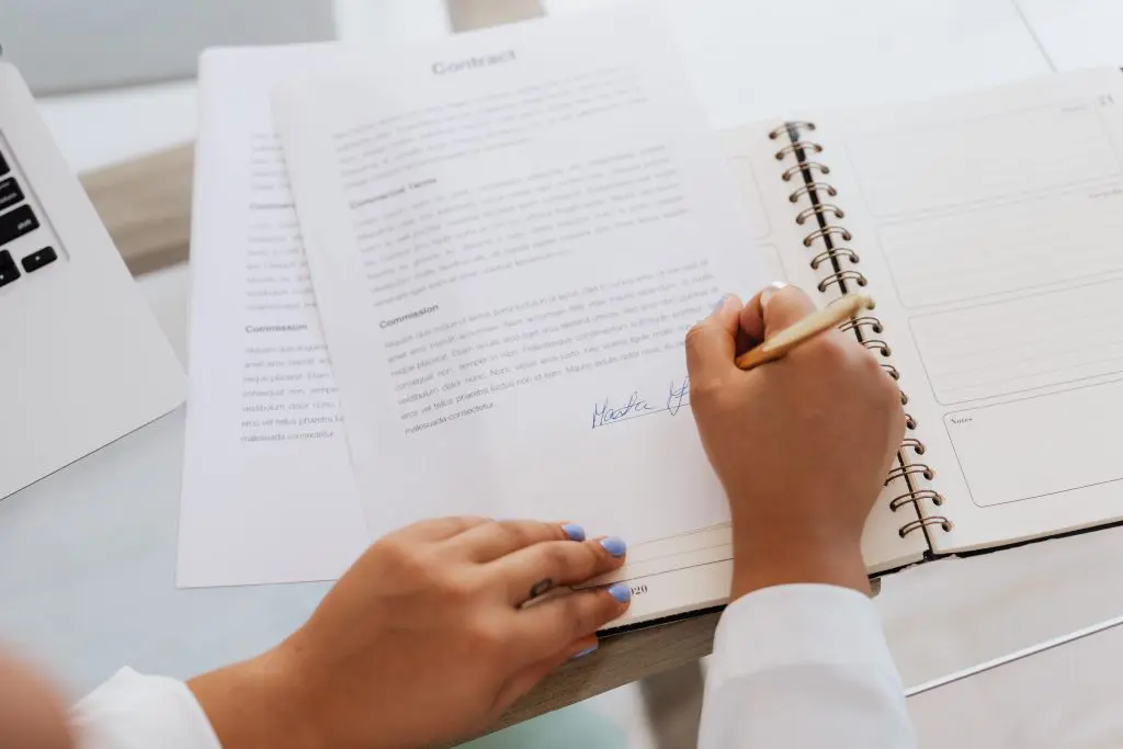 When Are Wet Signatures Required: Top 3 Practical Scenarios