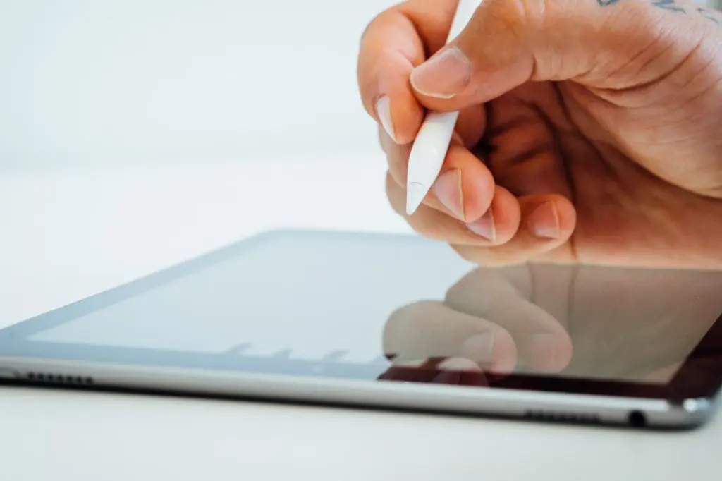How to Sign Documents on an iPad: The Easiest Way