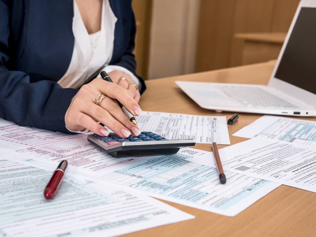 How to Write a Form 8880 Credit: Are You Eligible for One?