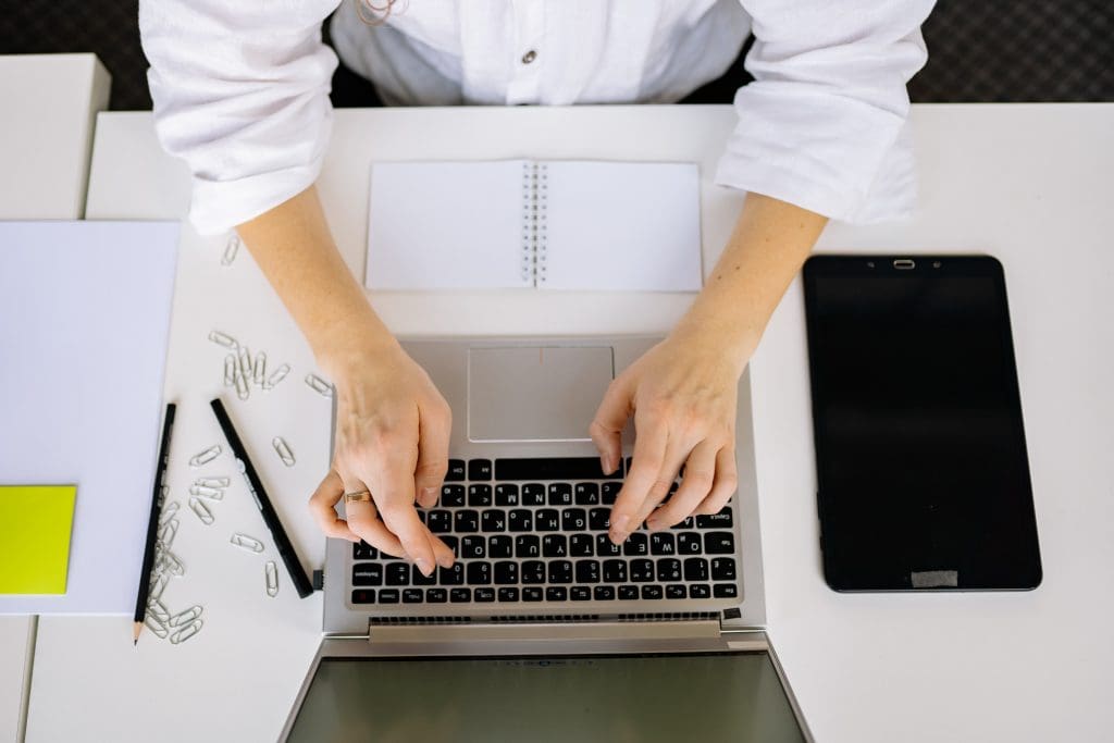an employee using e-signature software on windows