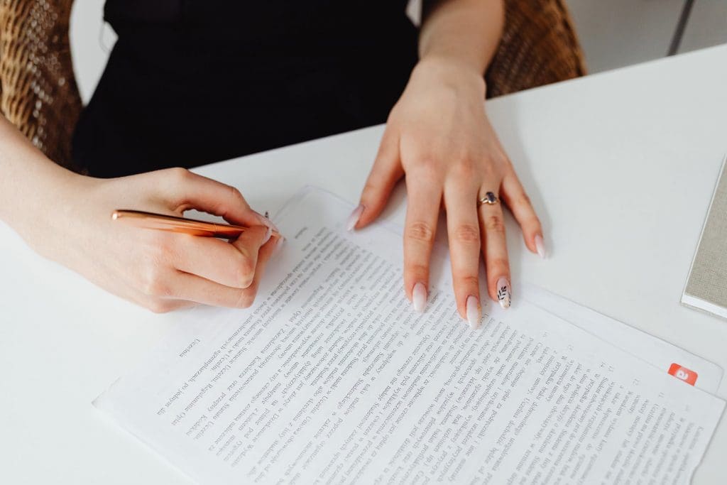 Adding a transparent signature on your phone is easy to streamline contract signing
