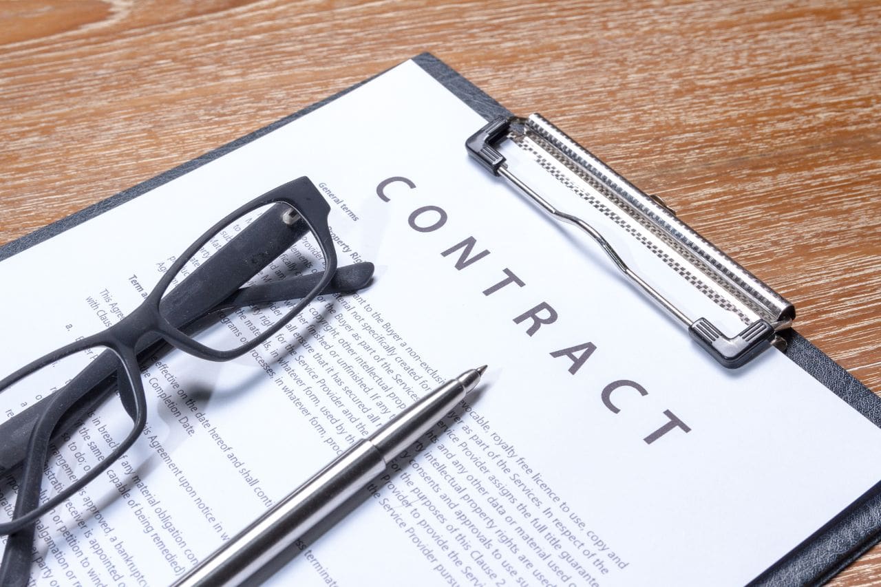 simple contract agreement - featured image