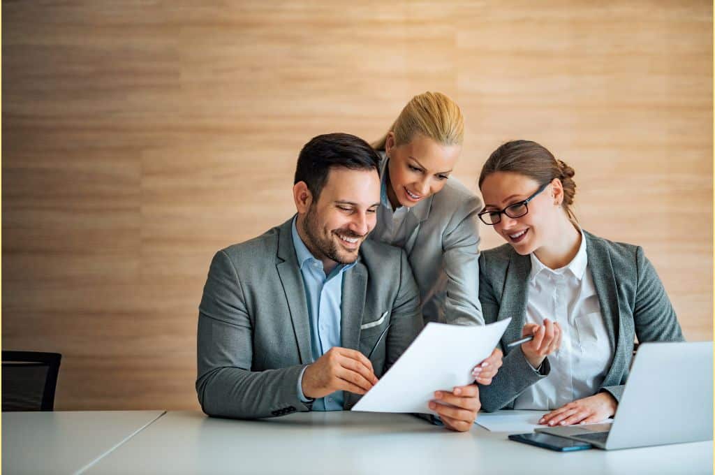 contract management kpis - featured image